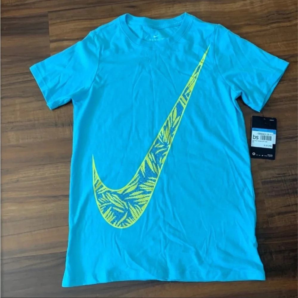 New Nike t-shirt